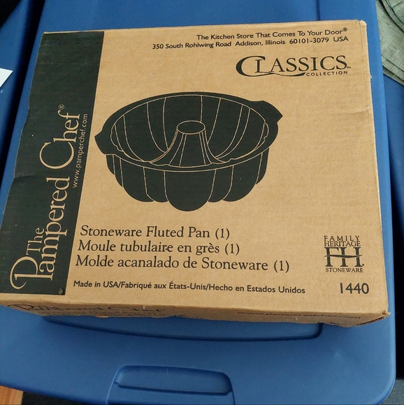The Pampered Chef Kitchen Nwt Pampered Chef Bundt Pan Never Been